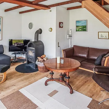 4 Bedroom Stunning In Samso Holiday home *